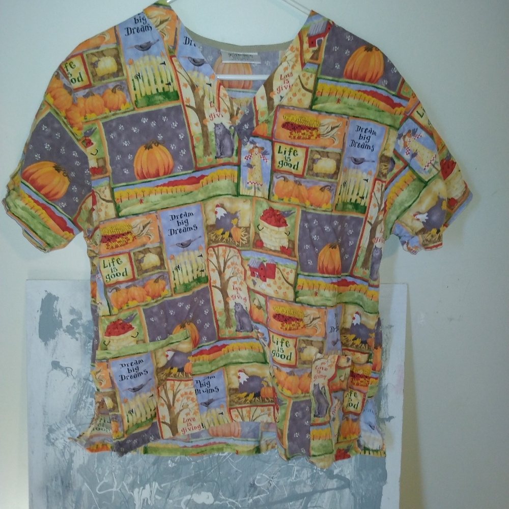 Fundamentals scrub top